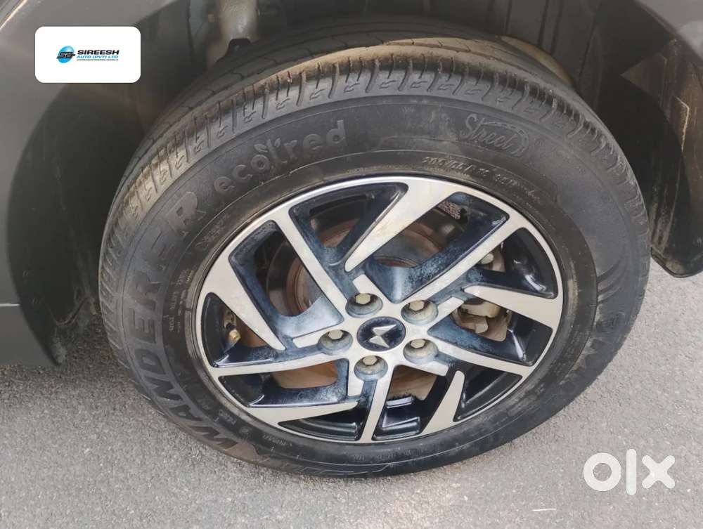 Mahindra Xuv 3xo Ax5 Pm Mt, 2024, Petrol