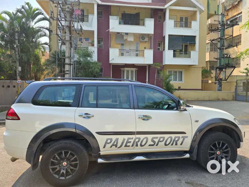 Mitsubishi Pajero Sport Select Plus 4x2 At