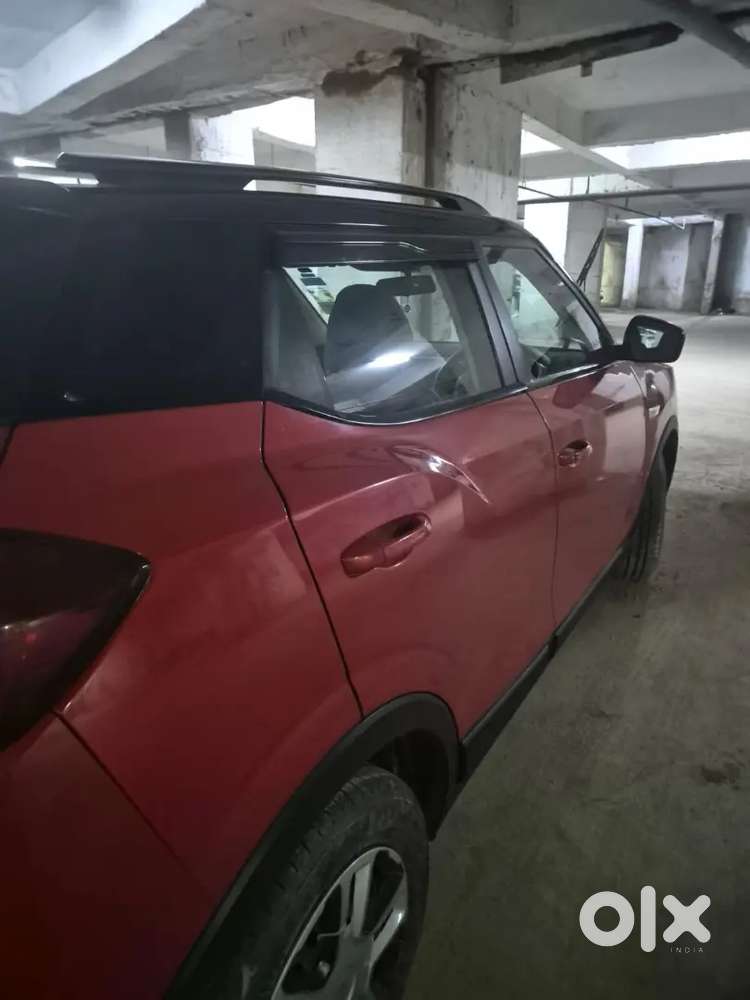 Up Registered Mahindra Xuv300 2020 Petrol 59000 Km Driven