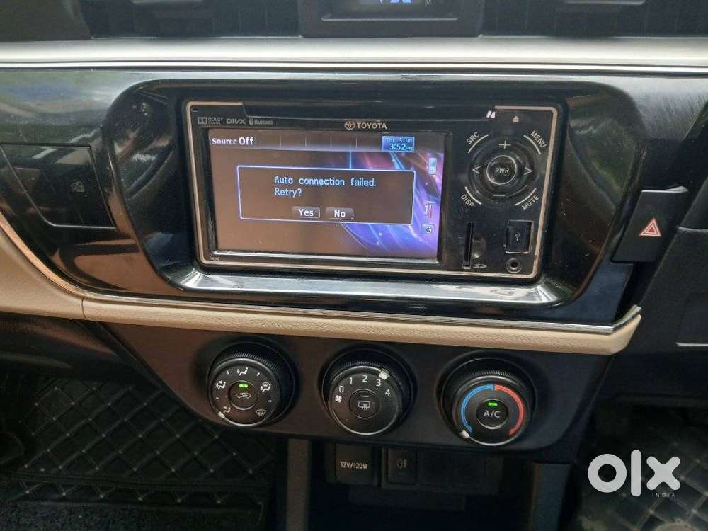 Toyota Corolla Altis 1.8 J, 2015, Petrol