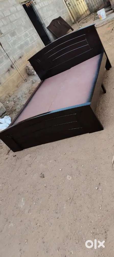 Brand new queen size bed without storage with 3 year