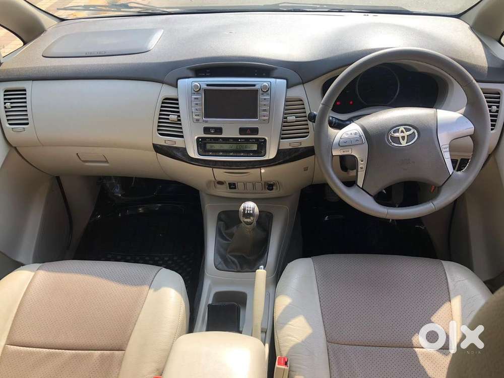 Toyota Innova 2.5 Zx 7 Str Bs-iv, 2014, Diesel
