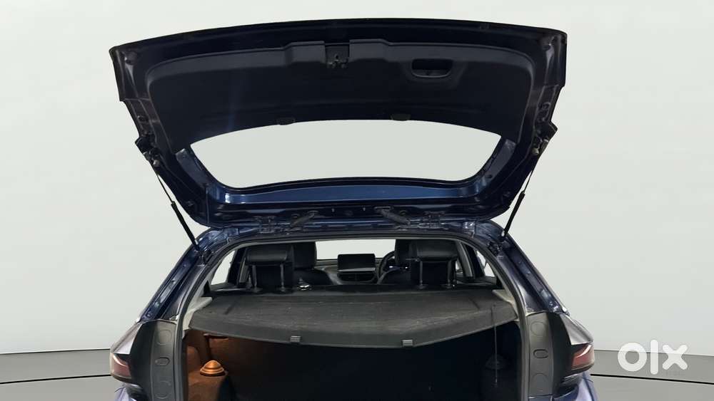 Tata Altroz Xza Plus (o) (s), 2025, Petrol