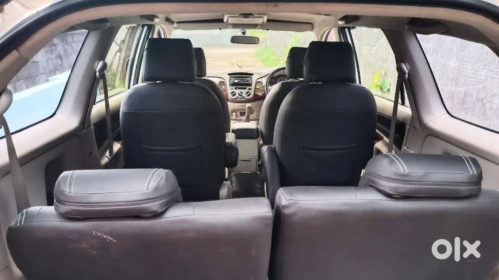 Toyota Innova 2010