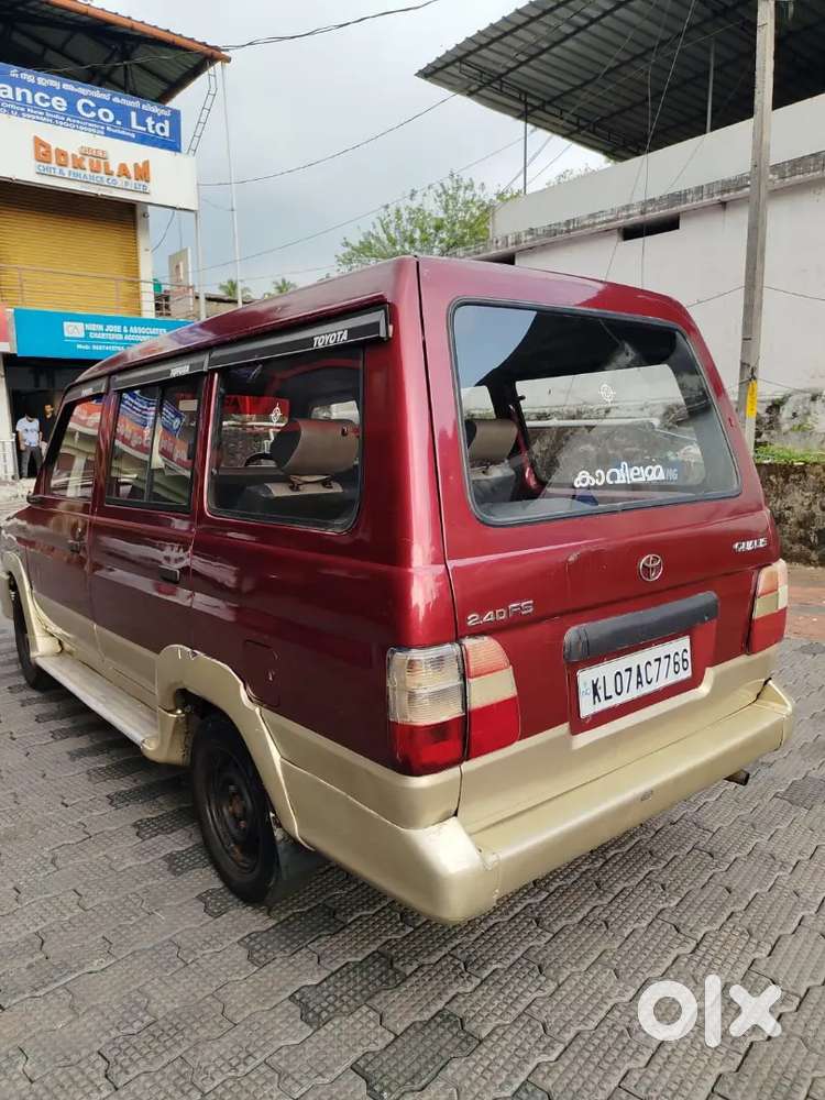Toyota Qualis 2001 Diesel 250000 Km Driven