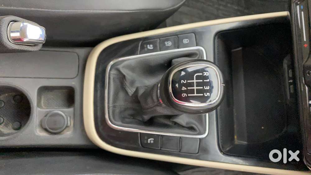 Skoda Slavia Style 1.0l Tsi Mt, 2022, Petrol