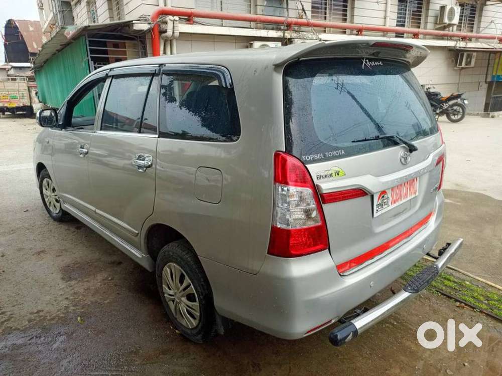 Toyota Innova 2.5 G (diesel) 8 Seater Bs Iv, 2015, Diesel