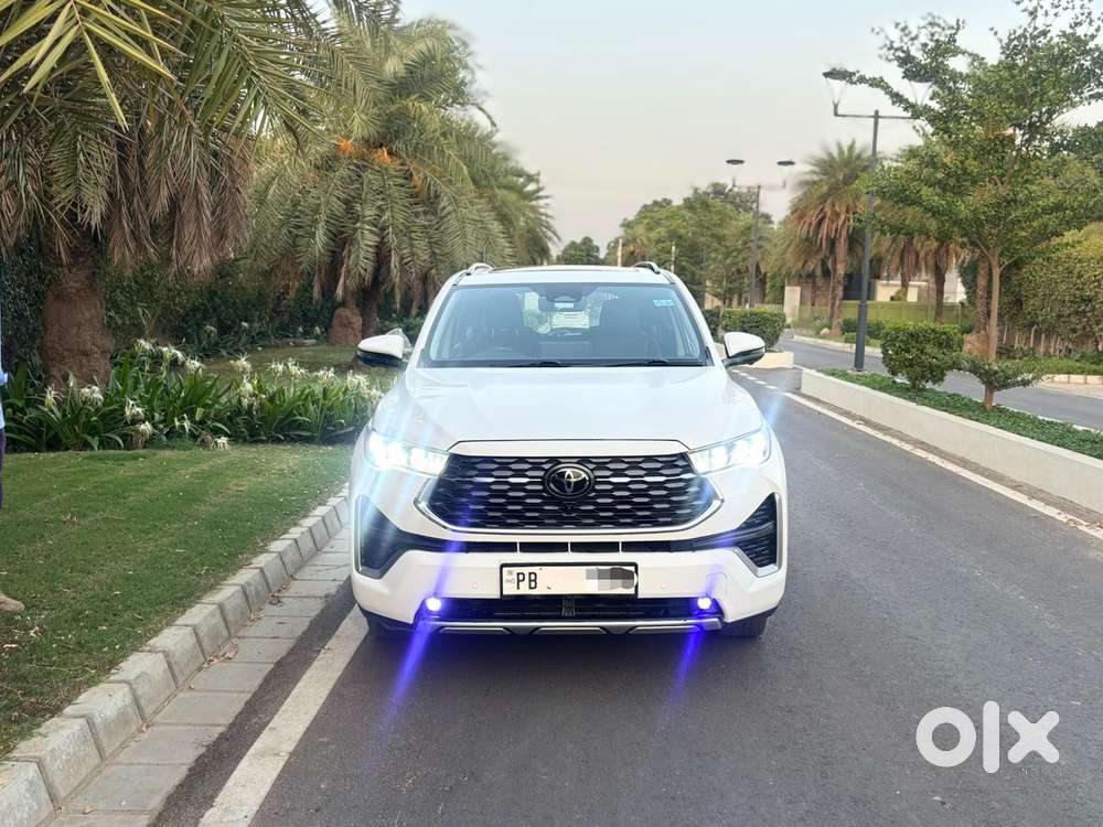 Toyota Innova Hycross 2.0 Zx (o) Hybrid 7 Str, 2023, Petrol