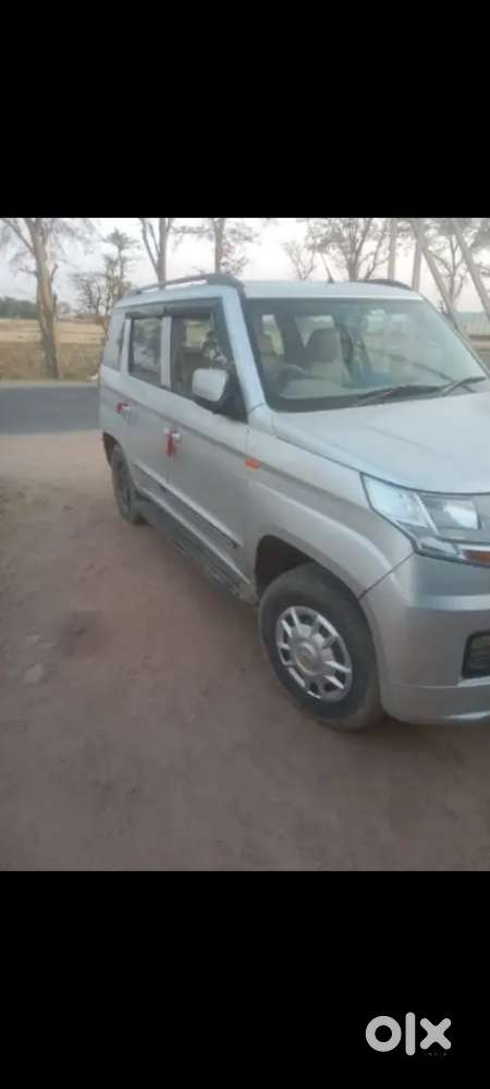 Mahindra Tuv300 T6
