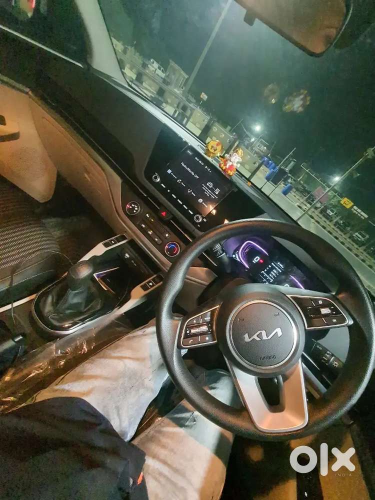 Kia Carens 2023 Cng & Hybrids 120000 Km Driven