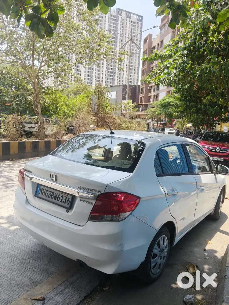 Honda Amaze 2nd Gen 2015 Petrol 29000 Km Driven .