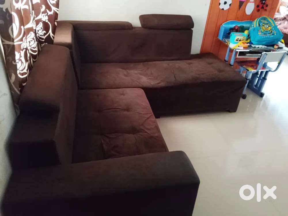 4 seater L shape sofa