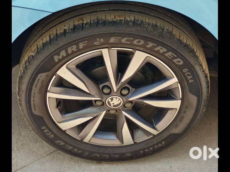 Skoda Slavia Style 1.0l Tsi Mt, 2023, Petrol