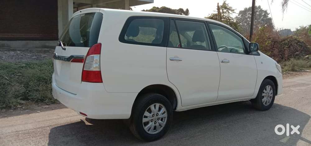 Toyota Innova 2009-2011 2.5 E 8 Str, 2012, Diesel