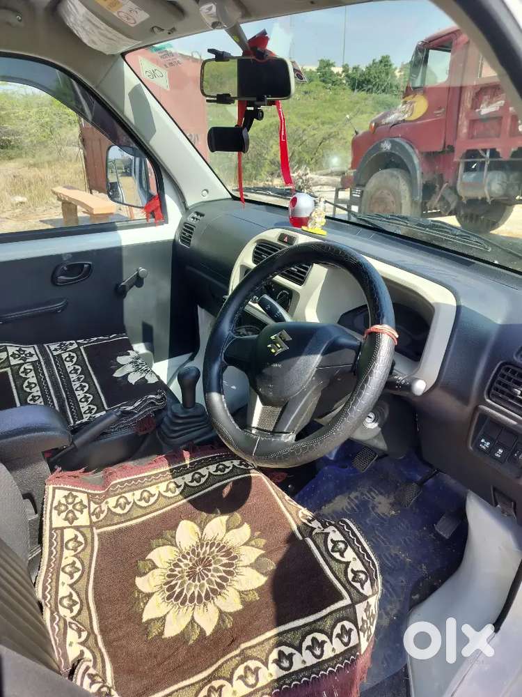 फाइनेंशली प्रॉब्लम होने के कारण गाड़ी बेच रहा हूं