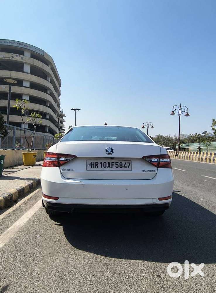 Skoda Superb Style 1.8 Tsi Mt, 2018, Petrol