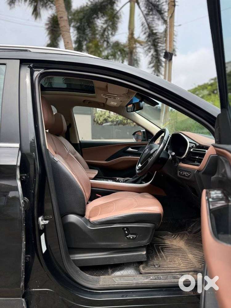 Mg Hector Plus Sharp Pro 1.5 Turbo Petrol Cvt 6 Str, 2023, Petrol