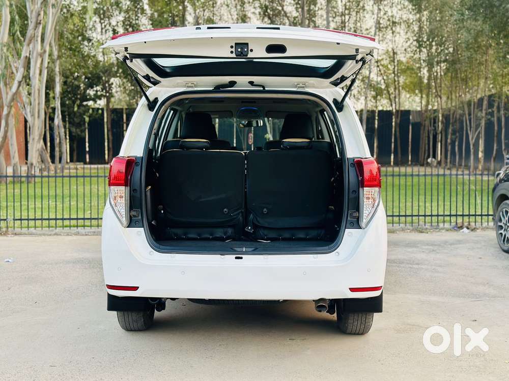 Toyota Innova Crysta