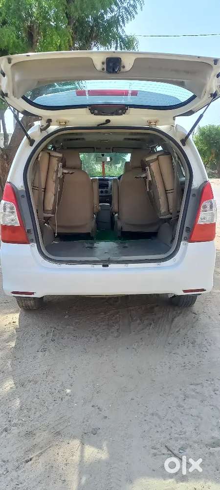 Toyota Innova 2.5 G 2012 (10)