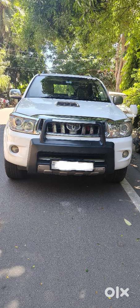 Toyota Fortuner 2011 Diesel 200000 Km Driven