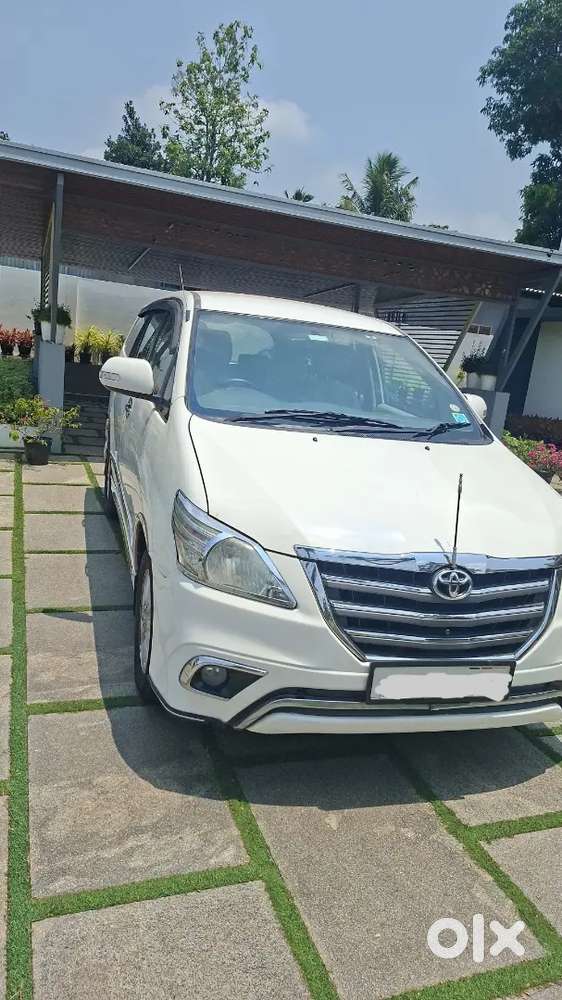 Toyota Innova (2014)2.5 V