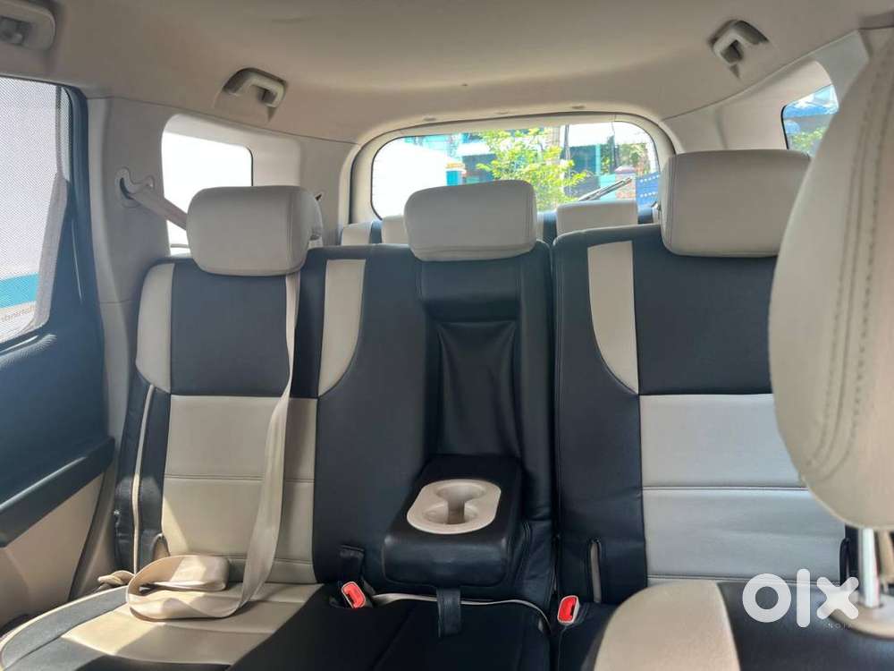 Mahindraxuv500(w6)-8yrs-diesel-manual