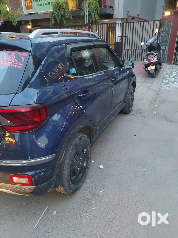 Hyundai Venue 2021 Petrol Well Maintained