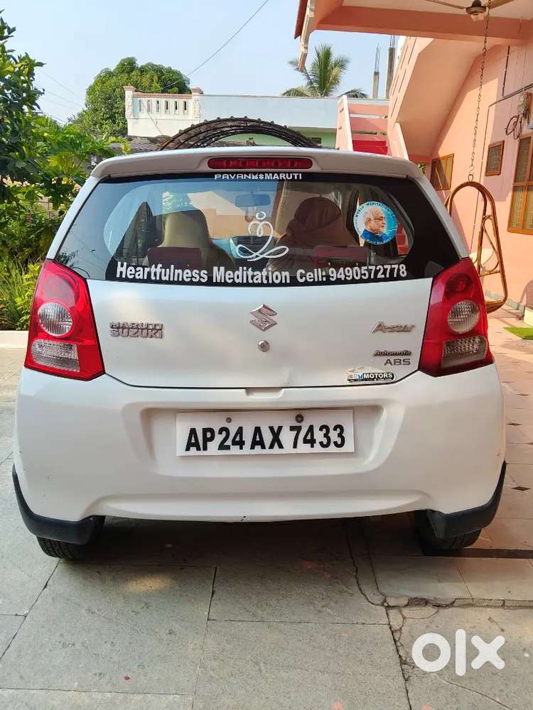 Single Hand Owner Driving.