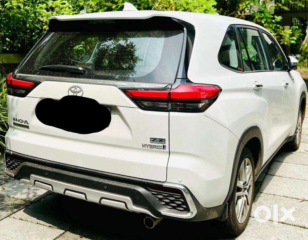 Toyota Innova Hycross 2.0 Zx (o) Hybrid 7 Str, 2023, Petrol