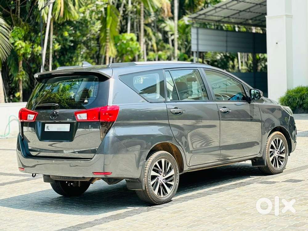 Toyota Innova Crysta 2016