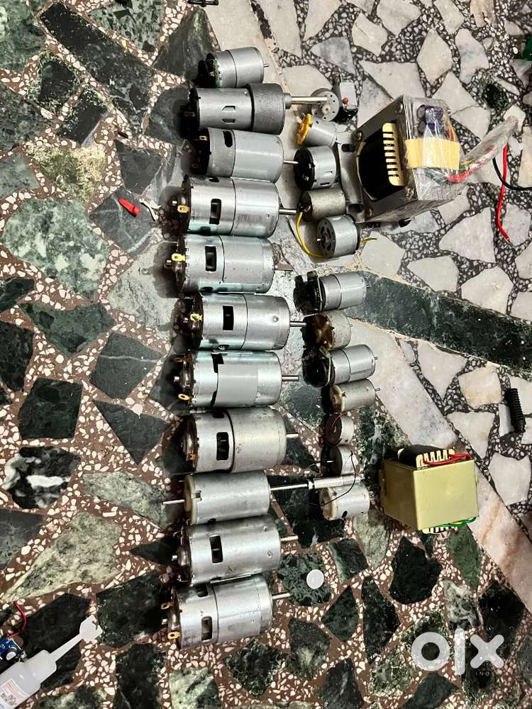 775 dc moter 24 moter hai aur transfermer 2 good condition me new hai