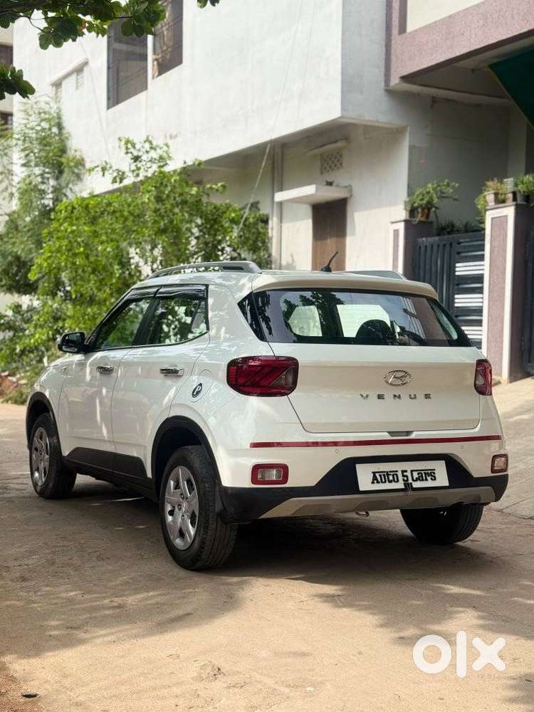 Hyundai Venue S Turbo, 2021, Petrol