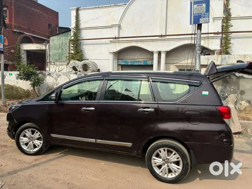 Toyota Innova Crysta