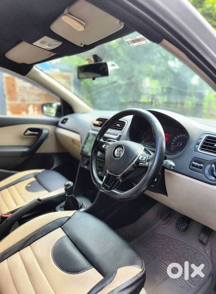 Volkswagen Polo Petrol Highline 1.2l, 2011, Petrol