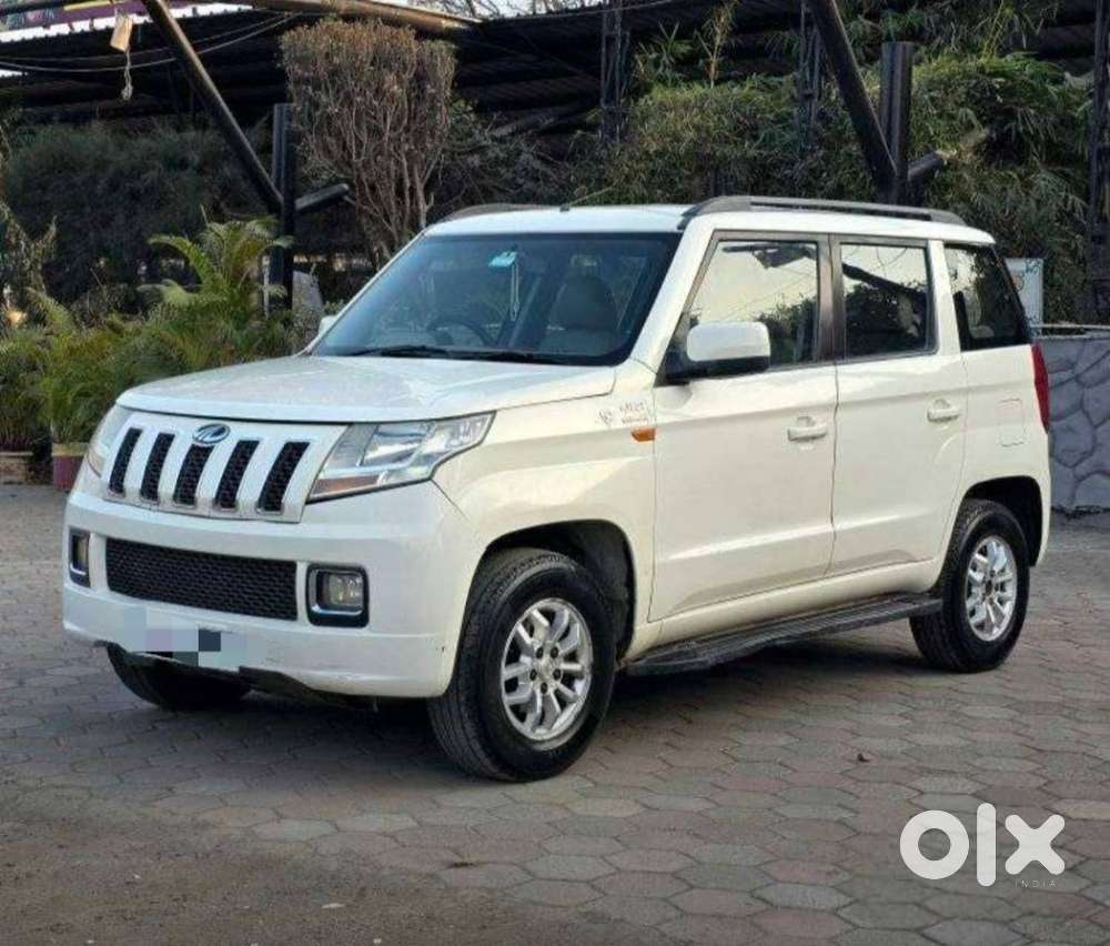 Mahindra Tuv 300 Mhawk100 T8, 2017, Petrol