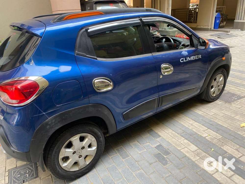 Smart & Stylish Compact Car (automatic)