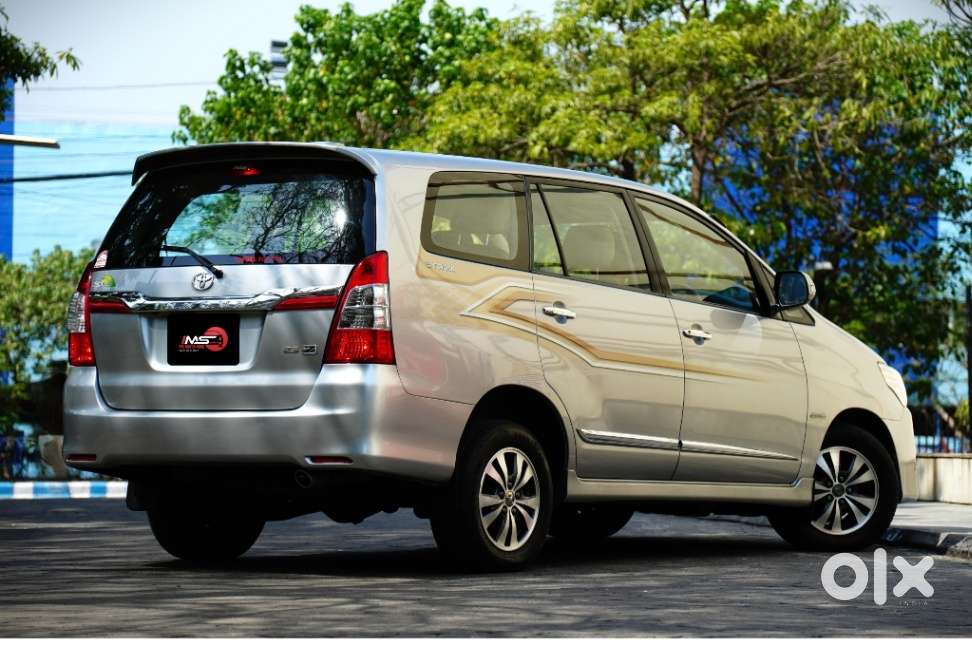 Toyota Innova 2.5 Z Diesel 7 Seater Bs Iv, 2015, Diesel