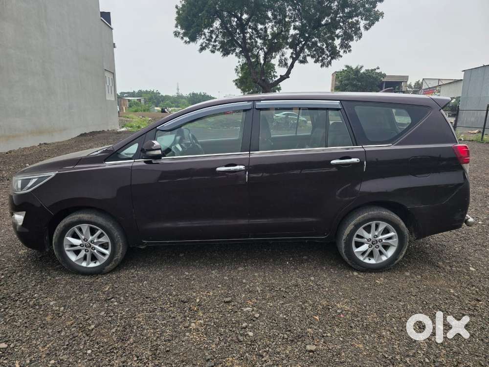Toyota Innova Crysta 2.4 G Mt 8s, 2016, Diesel