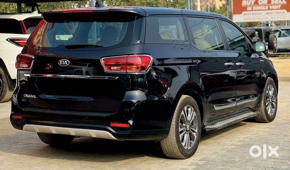 Kia Carnival Premium, 2020, Diesel