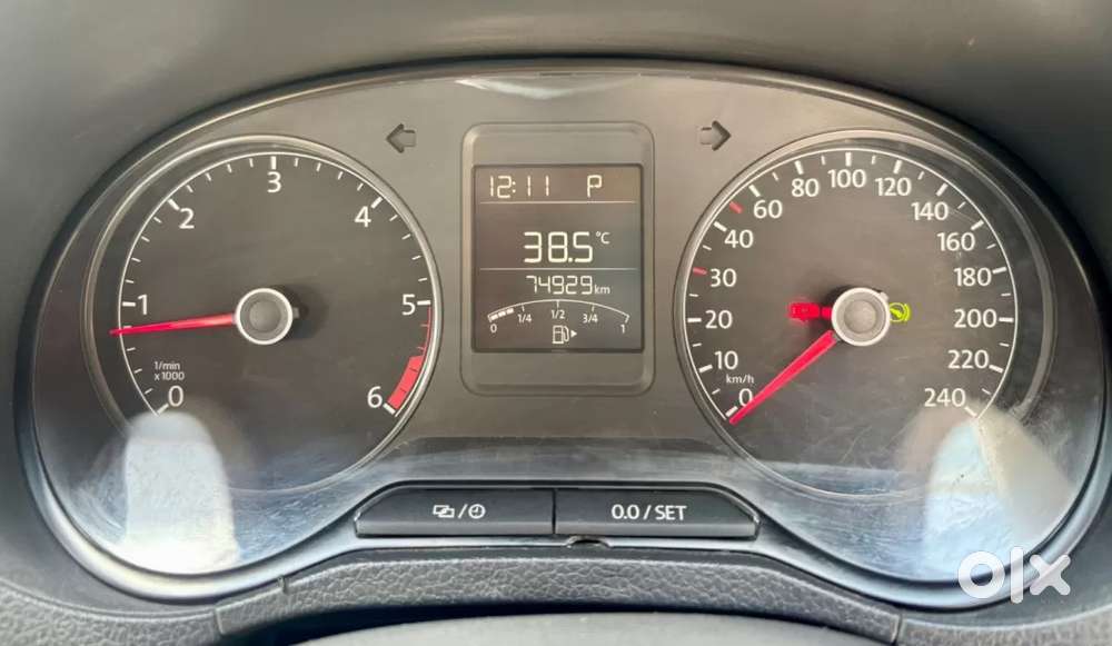 Volkswagen Ameo 1.5 Tdi Highline At 16 Alloy, 2018, Diesel