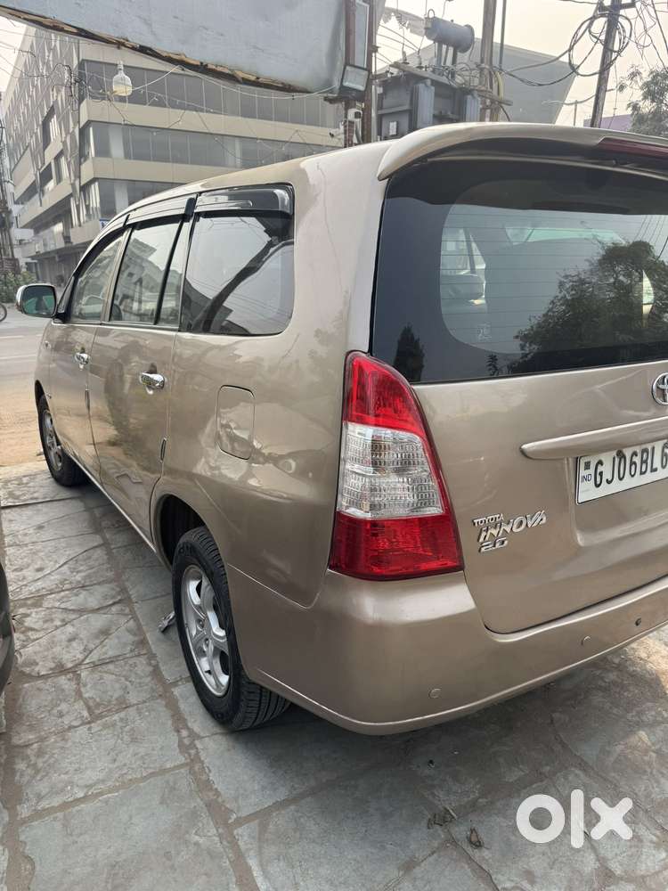 Toyota Innova 2004-2011 2.5 G4 Diesel 8-seater, 2006, Diesel