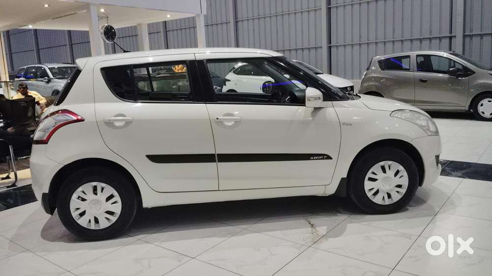 Maruti Suzuki Swift Vxi 1.2 Abs Bs-iv, 2012