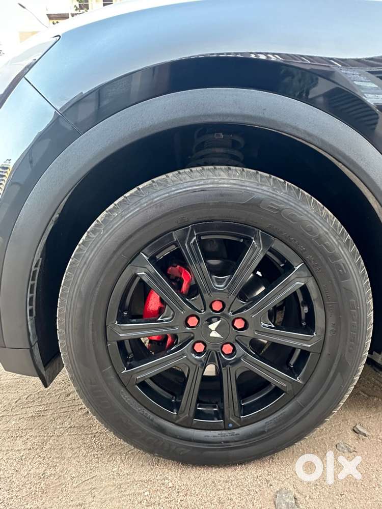 Mahindra Xuv700 2025 Diesel Well Maintained