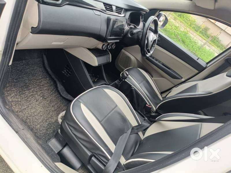 Renault Triber Rxt, 2022, Petrol