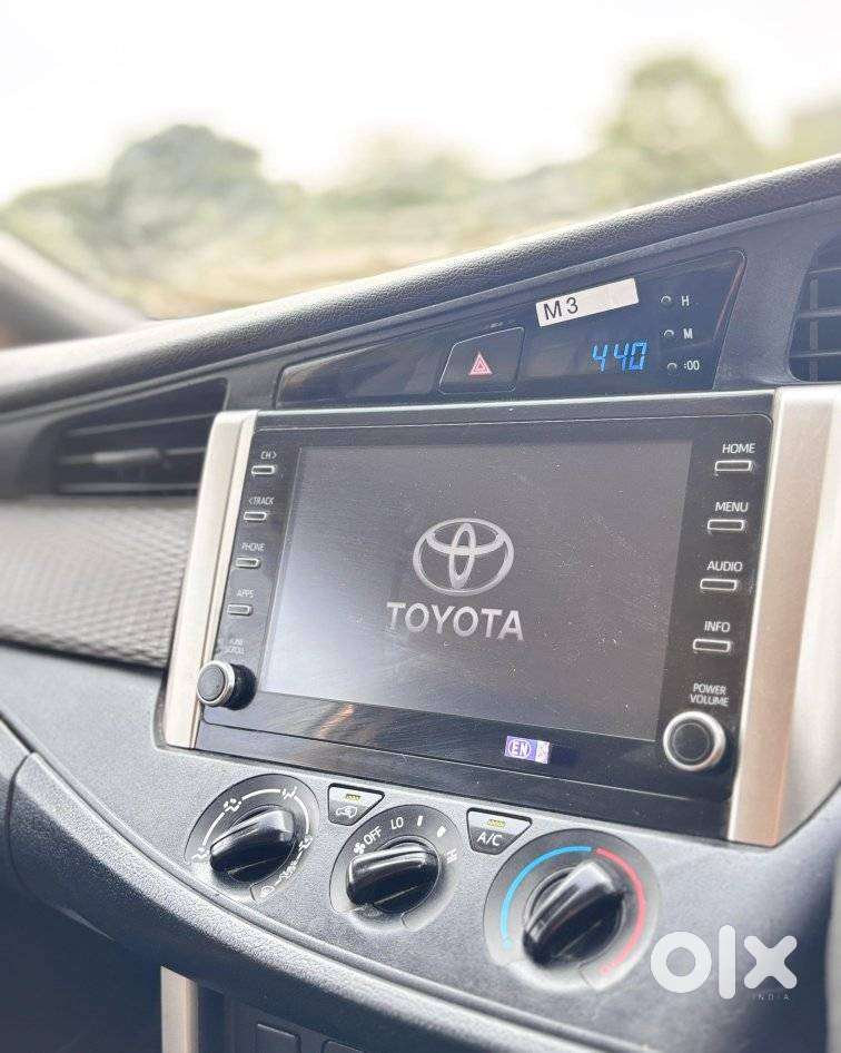 Toyota Innova Crysta 2.4 G Mt, 2025, Diesel