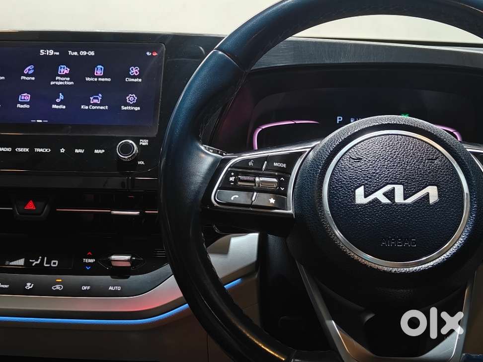 Kia Carens 1.4 Luxury Plus 6 Str, 2022, Petrol