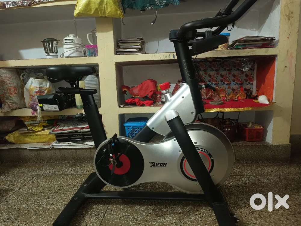 Avon spin bike with pulse monitoring and speed 12 kg flywheel