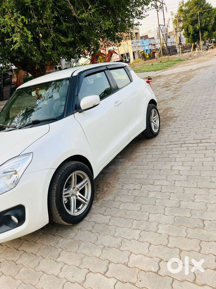 Maruti Suzuki Swift Vvt Vxi, 2021, Petrol