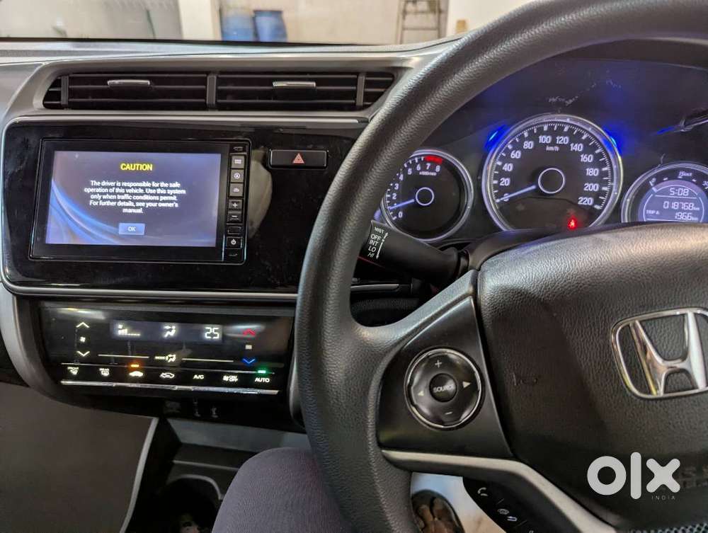 Doctor Driven Honda City 1.5 V I-vtec Manual - 17000km