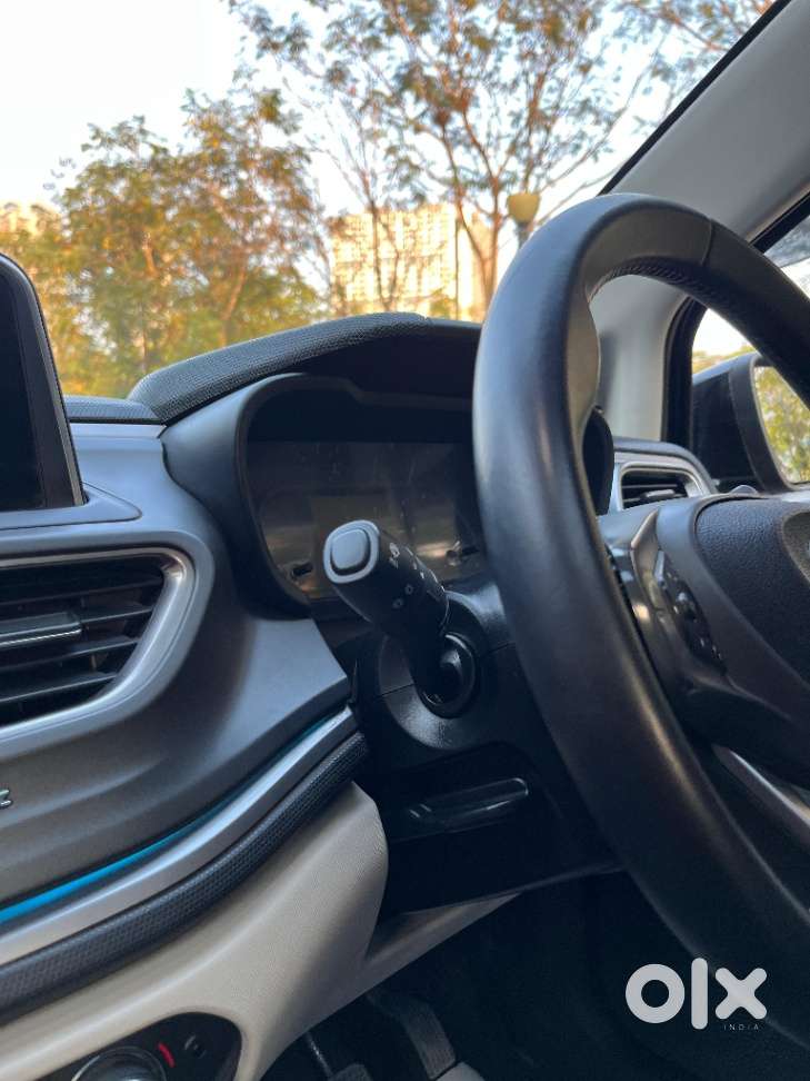 Tata Altroz Xz Plus (s) Icng, 2024, Petrol